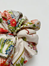 画像をギャラリービューアに読み込む, 金彩に古典花模様【大・単品】