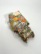 画像をギャラリービューアに読み込む, 牡丹椿楓花尽くし模様斑点地紋