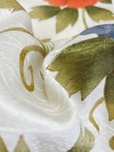 画像をギャラリービューアに読み込む, 牡丹唐草花模様・金彩縁【ブラウス】