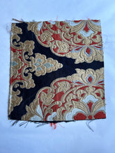 画像をギャラリービューアに読み込む, 黒地金糸の唐草花模様【あずま型 中】上物