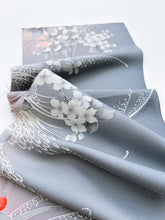 画像をギャラリービューアに読み込む, 吹き付け暈しの花模様【六つ釦】