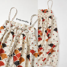 画像をギャラリービューアに読み込む, 古典扇の青海波【絹】