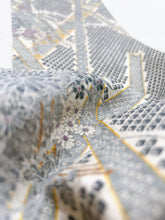 画像をギャラリービューアに読み込む, 霧地紋に鹿子・花模様