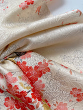 画像をギャラリービューアに読み込む, 芝地紋に枝桜花模様【六つ釦】