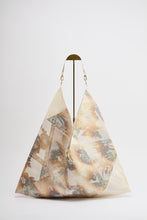 画像をギャラリービューアに読み込む, 菱天井花模様引箔【あずま型 大】