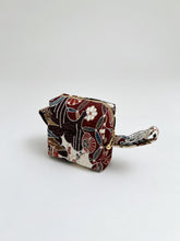 画像をギャラリービューアに読み込む, 御所車雲ヱに草花模様【小】