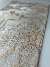 画像をギャラリービューアに読み込む, 【あずま型 中】御所車に松模様