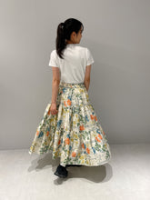 画像をギャラリービューアに読み込む, 霧吹き地紋に格子線花草模様【ティアード】