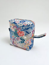 画像をギャラリービューアに読み込む, 雲絵に四季の草花尽くし模様【大】