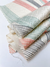 画像をギャラリービューアに読み込む, 桧垣地紋に束ね熨斗模様【六つ釦】