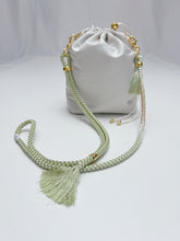 画像をギャラリービューアに読み込む, 灰黄緑色【ケニ巾着】