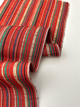 画像をギャラリービューアに読み込む, 縦縞に菱の織り模様【L】