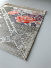 画像をギャラリービューアに読み込む, 【あずま型 中】蜀江縁に七宝織り花尽くし模様(プラチナ本銀二重織)