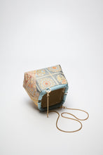 画像をギャラリービューアに読み込む, 切ばめ亀甲天上井格子草花模様①【ケニガマ・小】