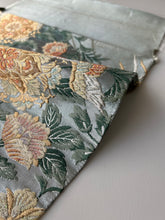 画像をギャラリービューアに読み込む, 【あずま型 中】唐織正倉院・鳳凰花模様・金銀糸