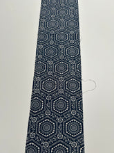 画像をギャラリービューアに読み込む, 型染菊亀甲模様(両面)【長丈シュッケニ】