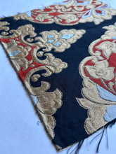 画像をギャラリービューアに読み込む, 黒地金糸の唐草花模様【あずま型 中】上物