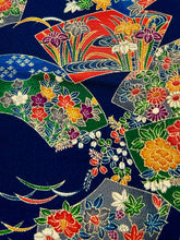 画像をギャラリービューアに読み込む, 地紙扇に草花模様・縮緬