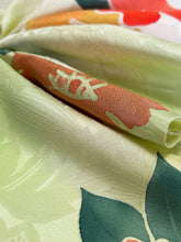 画像をギャラリービューアに読み込む, 地紋起こし手染め花模様【ブラウス】