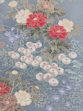 画像をギャラリービューアに読み込む, 紅掛空色地に草花模様【ティアード】