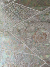 画像をギャラリービューアに読み込む, 【あずま型 中】花鳥模様・西陣引箔・金銀糸