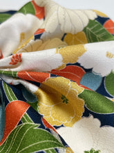 画像をギャラリービューアに読み込む, 霧かけ地紋に大花草模様【S】