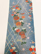 画像をギャラリービューアに読み込む, 華の膨れ織り菊花模様【ブラウス】