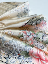 画像をギャラリービューアに読み込む, 花車模様に扇絵【ティアード】