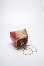 画像をギャラリービューアに読み込む, 濃い紅に薄苔色暈し【ケニガマ・小】