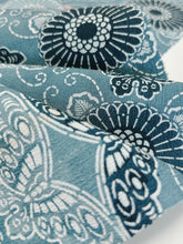 画像をギャラリービューアに読み込む, 縮緬花鳥模様(ビンテージ)【サイドギャザーワンピース】
