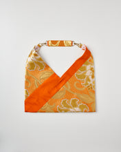 画像をギャラリービューアに読み込む, 【あずま型 中】唐織更紗花模様