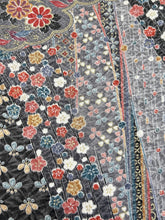 画像をギャラリービューアに読み込む, 紗綾型地紋に雲取り花散らし模様【ティアード】