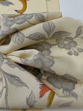 画像をギャラリービューアに読み込む, 金彩縁に枝花鳥模様【六つ釦】