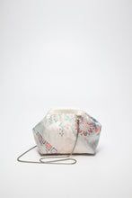 画像をギャラリービューアに読み込む, 唐織・牡丹に孔雀唐花織り模様①【ケニガマ・小】