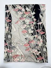 画像をギャラリービューアに読み込む, 杜若に槌車菖蒲銀彩模様【長丈シュッケニ】