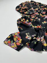 画像をギャラリービューアに読み込む, 縞花並び模様【六つ釦】