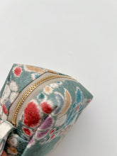 画像をギャラリービューアに読み込む, 暈し抽象花模様【中】