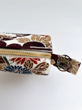 画像をギャラリービューアに読み込む, 御所車雲ヱに草花模様【大】