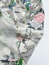 画像をギャラリービューアに読み込む, 車絵に藤花模様【長丈シュッケニ】