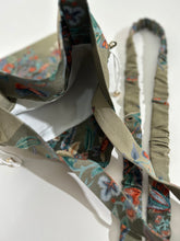 画像をギャラリービューアに読み込む, 更紗花模様の暈し染縮緬地【巾着】