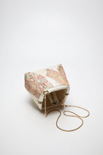 画像をギャラリービューアに読み込む, 重ね絵皿波に唐花模様②【ケニガマ・小】