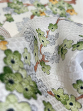 画像をギャラリービューアに読み込む, 変わり亀甲枝梅模様【ブラウス】