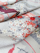 画像をギャラリービューアに読み込む, 【特長】紗綾型地紋に短冊・花車・扇模様