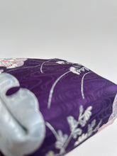 画像をギャラリービューアに読み込む, 流水地紋に雪輪模様草花尽くし【中】