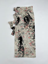 画像をギャラリービューアに読み込む, 杜若に槌車菖蒲銀彩模様【長丈シュッケニ】