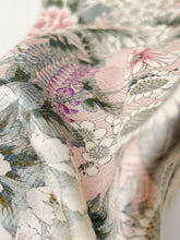 画像をギャラリービューアに読み込む, 重ね菱地紋に枝梅楓模様【六つ釦】