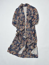 画像をギャラリービューアに読み込む, 亀甲に四季の草花尽くし模様【四つ釦】