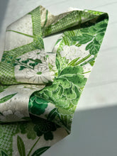 画像をギャラリービューアに読み込む, 亀甲模様に牡丹・金彩青海波模様【特短】