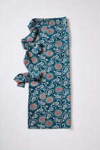 画像をギャラリービューアに読み込む, 流水地紋に唐草花模様【シュッケニ】