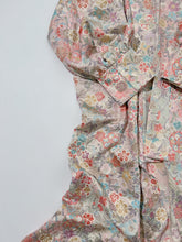 画像をギャラリービューアに読み込む, 総紗綾型地紋に絞り梅桜模様金彩【四つ釦】